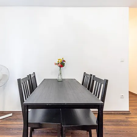 Central & Affordable By Jr City Apartments Vienna Room photo