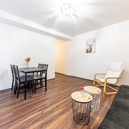 Central & Affordable By Jr City Apartments Vienna Room photo