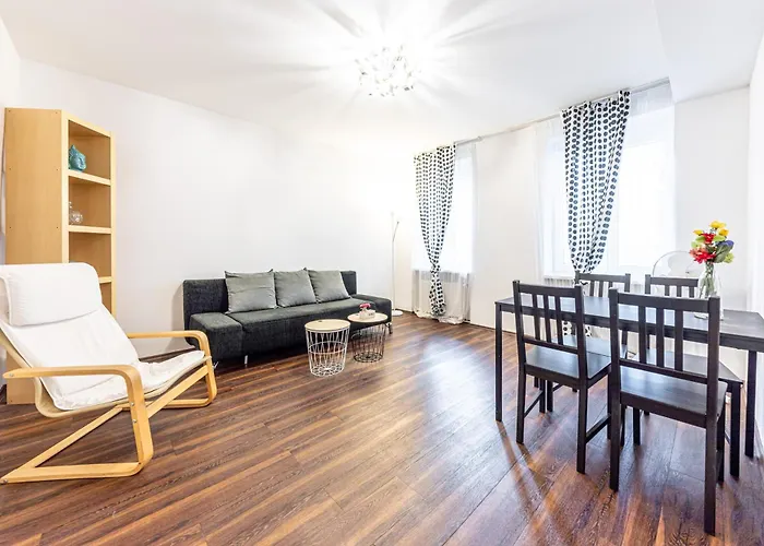 Central & Affordable By Jr City Apartments
